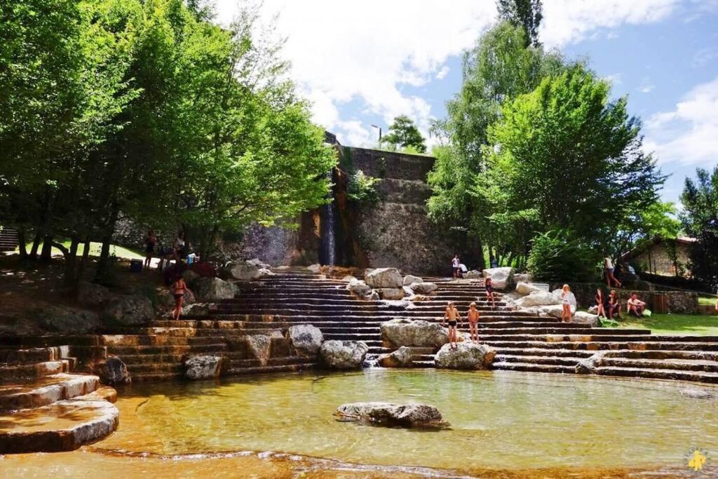 Maison Suspendue Avec Jacuzzi Privatif Pont-en-Royans Exterior foto