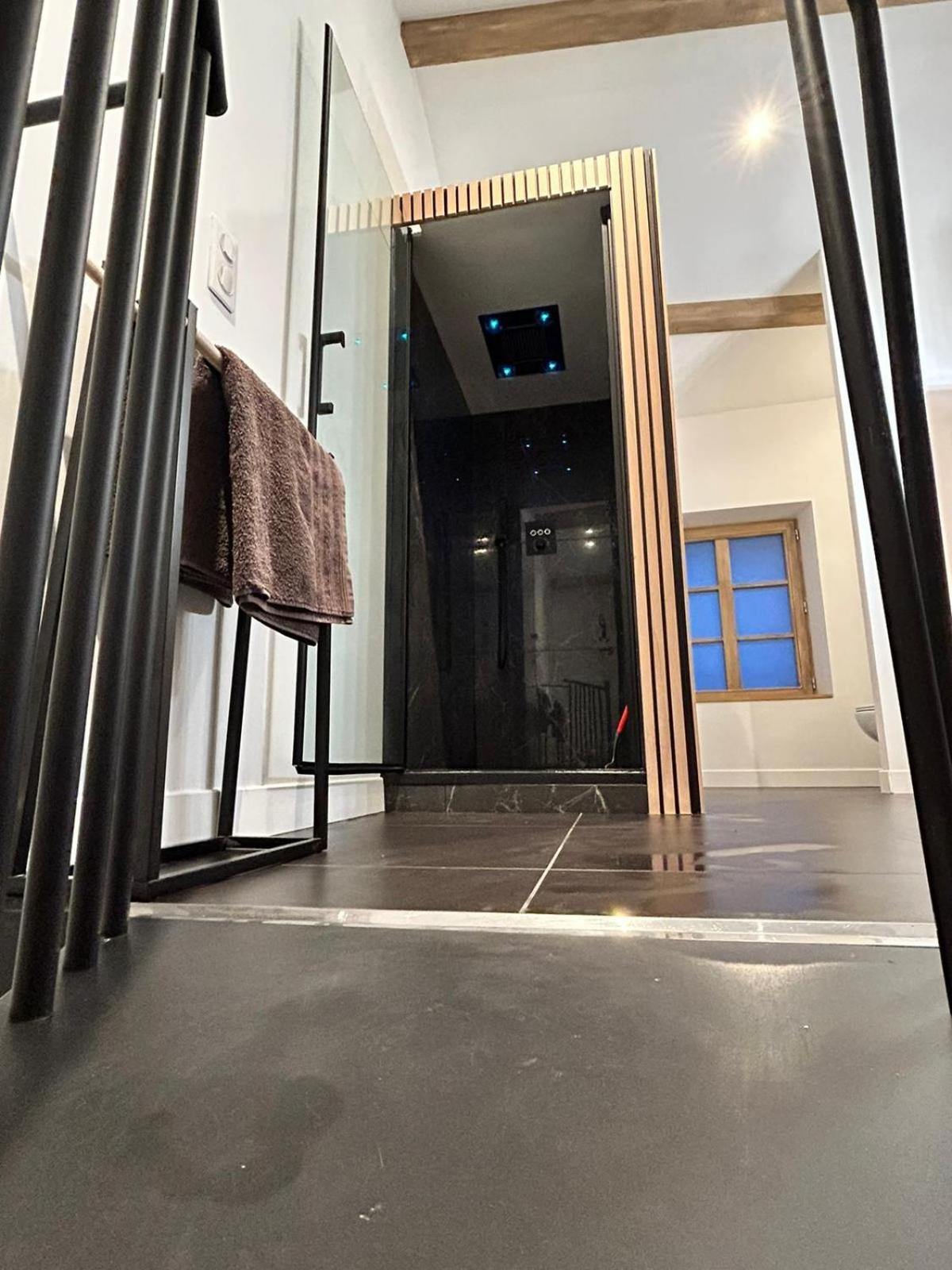 Maison Suspendue Avec Jacuzzi Privatif Pont-en-Royans Exterior foto